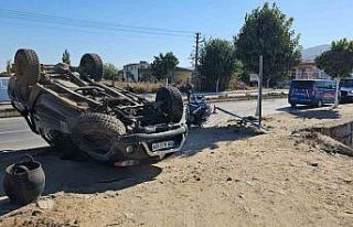 Yenipazar’da kamyonet takla attı: 2 yaralı