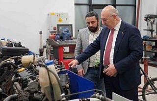 YÖK Yürütme Kurulu Üyesi Prof. Dr. Ak KBÜ’de...