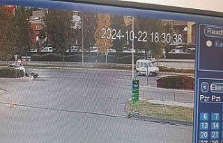 Yola dökülen yağı fark etmeyen motosiklet sürücüsü...