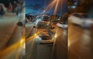 Yolun karşısına geçmek isteyen yabancı uyruklu...