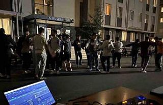 Yurtta düzenlenen konserde gönüllerince eğlendiler