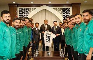 Zapspor takımından Vali Çelik’e ziyaret