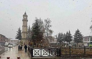 1650 rakımlı Çamlıbel Geçidi’nde kar ve tipi...