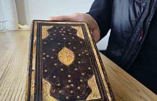 300 yıllık altın varaklı el yazması Kur’an-ı...