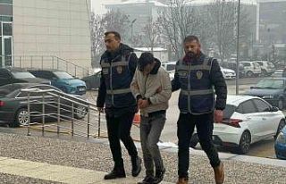 3 farklı evden ziynet eşyası çaldı: Polis kamera...