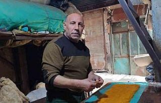 40 yıldır el emeği göz nuru keçeler üretiyor