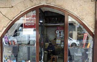 75 yaşındaki bıçak ustası 65 yıldır mesleğini...