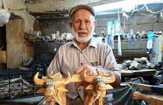92 yaşındaki ahşap oyma ustası, mesleğin son...