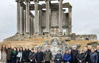 AB büyükelçileri, Çavdarhisar Aizanoi Antik Kenti’ni...