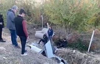 Adıyaman’da otomobil ile kamyonet çarpıştı:...