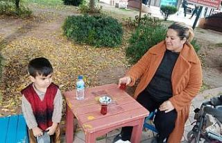 Ağaca bağladığı dini nikahlı eşini ve 2 çocuğunu...