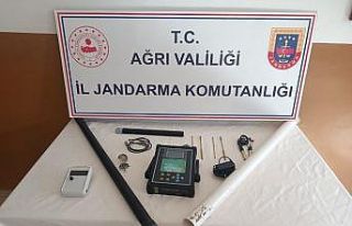 Ağrı’da kaçak kazı yapan şahıslar yakalandı