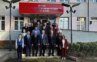 AK Parti heyetinden göreve yeni başlayan il müdürlerine...