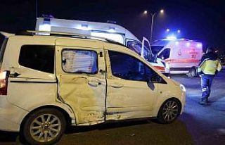 Aksaray’da tır ile hafif ticari araç çarpıştı:...