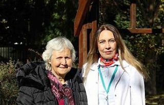 Anne ve kızı meme kanserini birlikte yendi