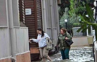 Antalya’da ünlü turizm merkezi sular altında