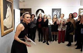 Atların enerjisi bu sergide tuvale yansıdı