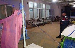 Av tüfeğiyle dehşet saçtı: Eşini ve kayınbiraderini...