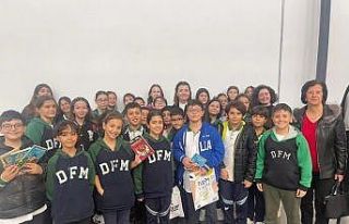 Aydınlı öğrenciler kitap fuarını gezdi