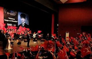 Aydınlılar Atatürk’ün sevdiği türküleri hep...