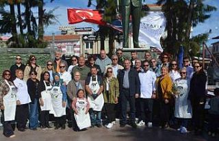 Ayvalık’ta hasat festivalinde düzenlenen zeytinyağlı...