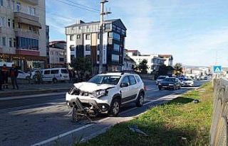 Bafra’da yaya geçidinden geçmeye çalışan motosiklete...