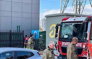 Bahçelievler’de okulun dış cephesi alev alev...