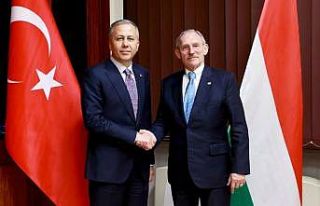 Bakan Yerlikaya, Macaristan İçişleri Bakanı Pinter...