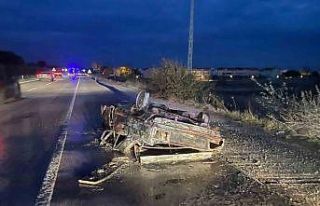 Balıkesir’de kaza yapan araç alev aldı: 2 yaralı