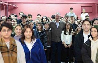Başkan Çelik, kariyer günlerinde öğrencilerle...