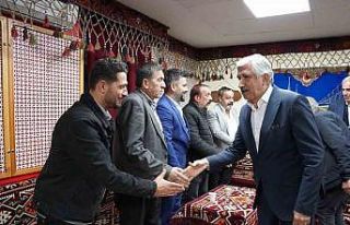 Başkan Hallaç, mahalle muhtarlarıyla bir araya...