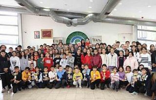 Başkan Kurt başarılı atletlerle buluştu