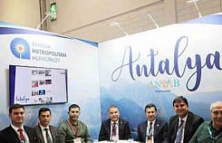 Başkan Mandalinci, Dünya Seyahat Fuarı’na katıldı
