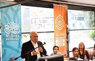 Başkan Şadi Özdemir üniversite öğrencileriyle...