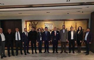 Başkan Yalım, milletvekili Tüzün ile birlikte...