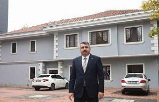 Başkanlık konutunu yıkıp çocuklar için spor...