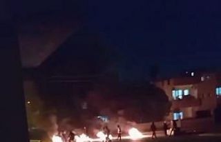 Batman’da terör yandaşları sokaklarda ateş yakarak...