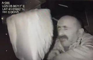 Beyoğlu’nda İETT şoförüne kaldırım taşlı...