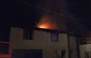 Bilecik’te çatı yangını yan eve sıçramadan...