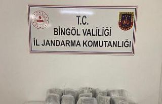Bingöl’de 20 kilo esrar ele ele geçirildi