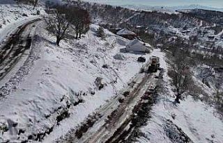 Bingöl’de kar nedeni ile kapanan 54 köy yolunun...