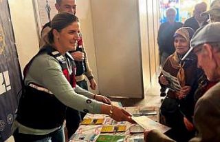 Bu fuarda firmaların yanı sıra jandarma da yer...