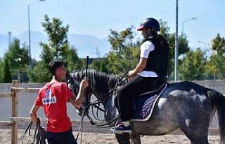 Büyükşehir’in binicilik eğitimleri özel derslerle...