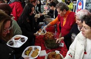 Çanakkale’de 101 anne üniversite öğrencileri...