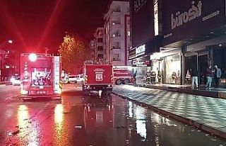 Çatı katındaki mobilya deposunda yangın