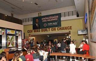 Ceyhan Belediyesi ’bin 500 öğrenciyi sinema ile...