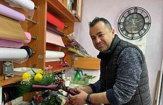 Çiçekçilerde Öğretmenler Günü mesaisi yoğun...