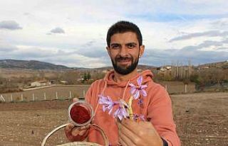 ‘Çiçekten para mı kazanacaksın’ diye güldüler,...