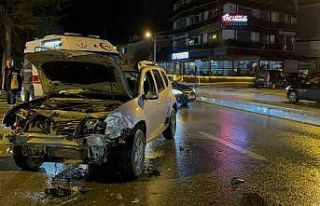 Cipin çarptığı minibüs karşı şeride savruldu:...