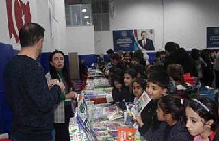 Cizre’de kitap fuarı kapılarını kitapseverlere...
